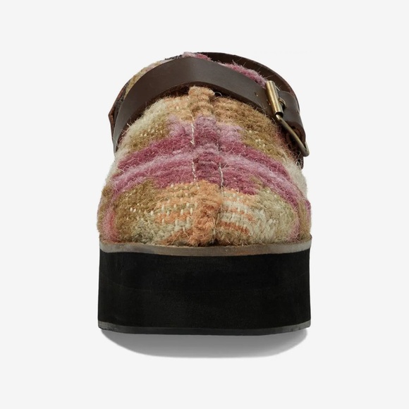 Gorgeous, Free People Astrid platform mule in mulberry❤️ - Picture 5 of 8